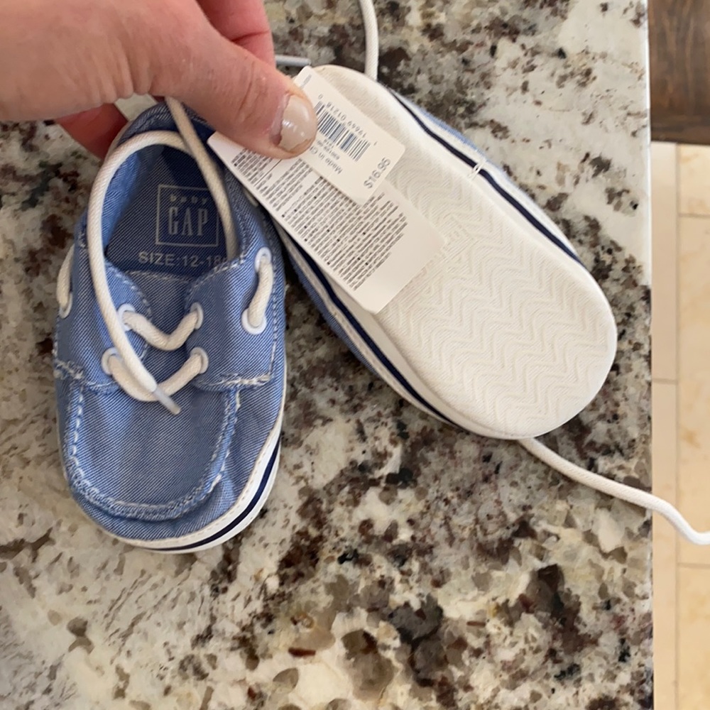Baby shoes - gap never worn with tags